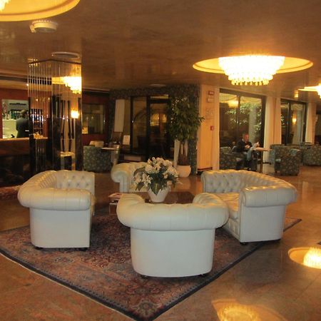 Hotel Leonardo Da Vinci Сассари Экстерьер фото