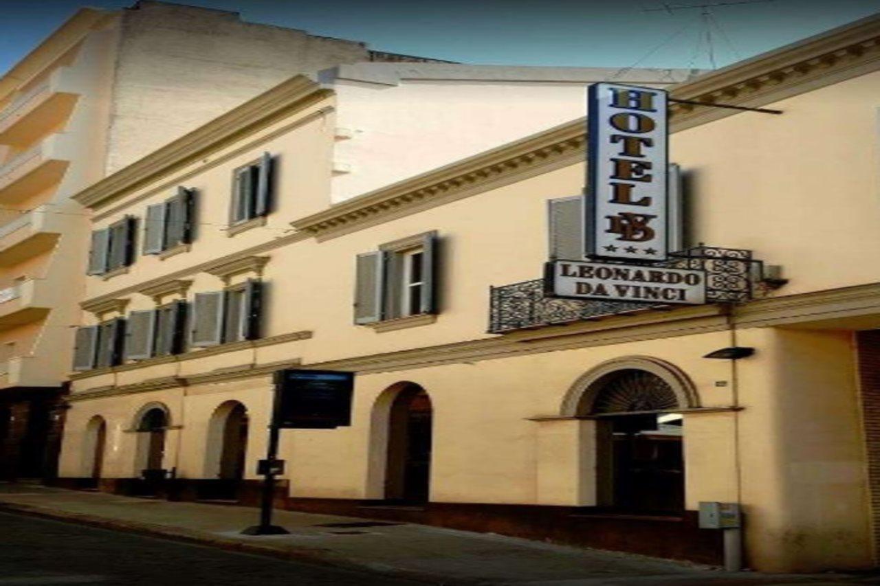Hotel Leonardo Da Vinci Сассари Экстерьер фото
