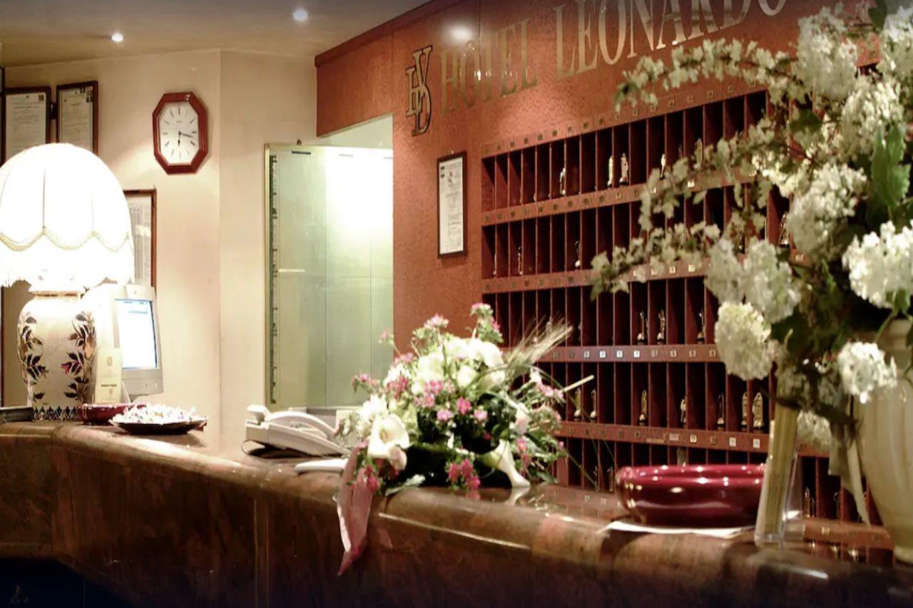 Hotel Leonardo Da Vinci Сассари Экстерьер фото