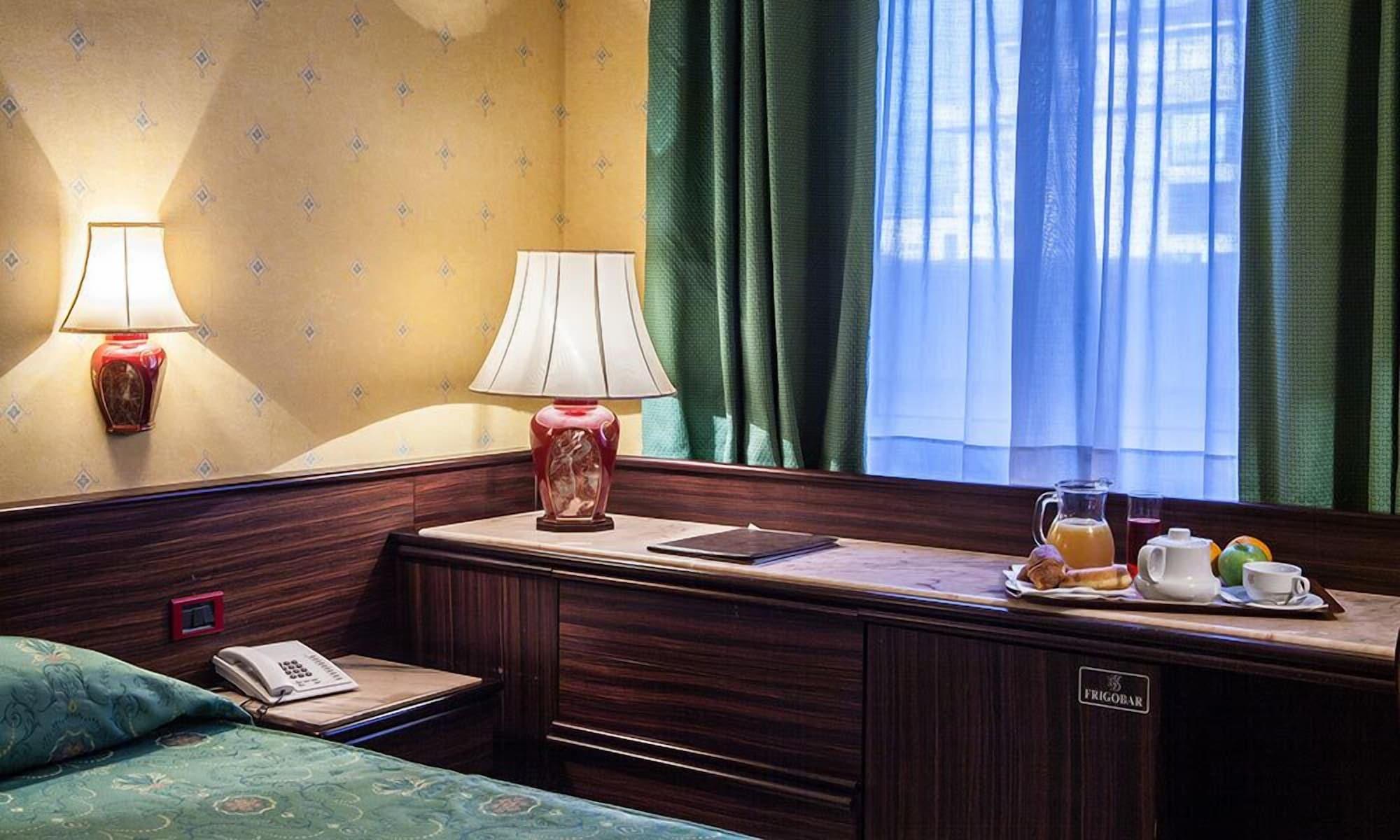 Hotel Leonardo Da Vinci Сассари Экстерьер фото