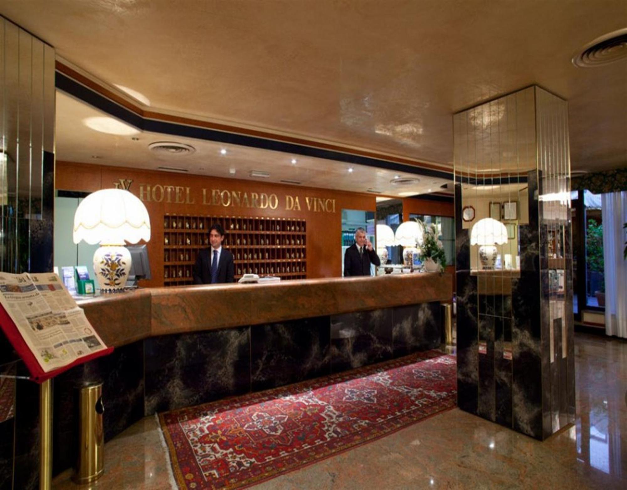 Hotel Leonardo Da Vinci Сассари Экстерьер фото