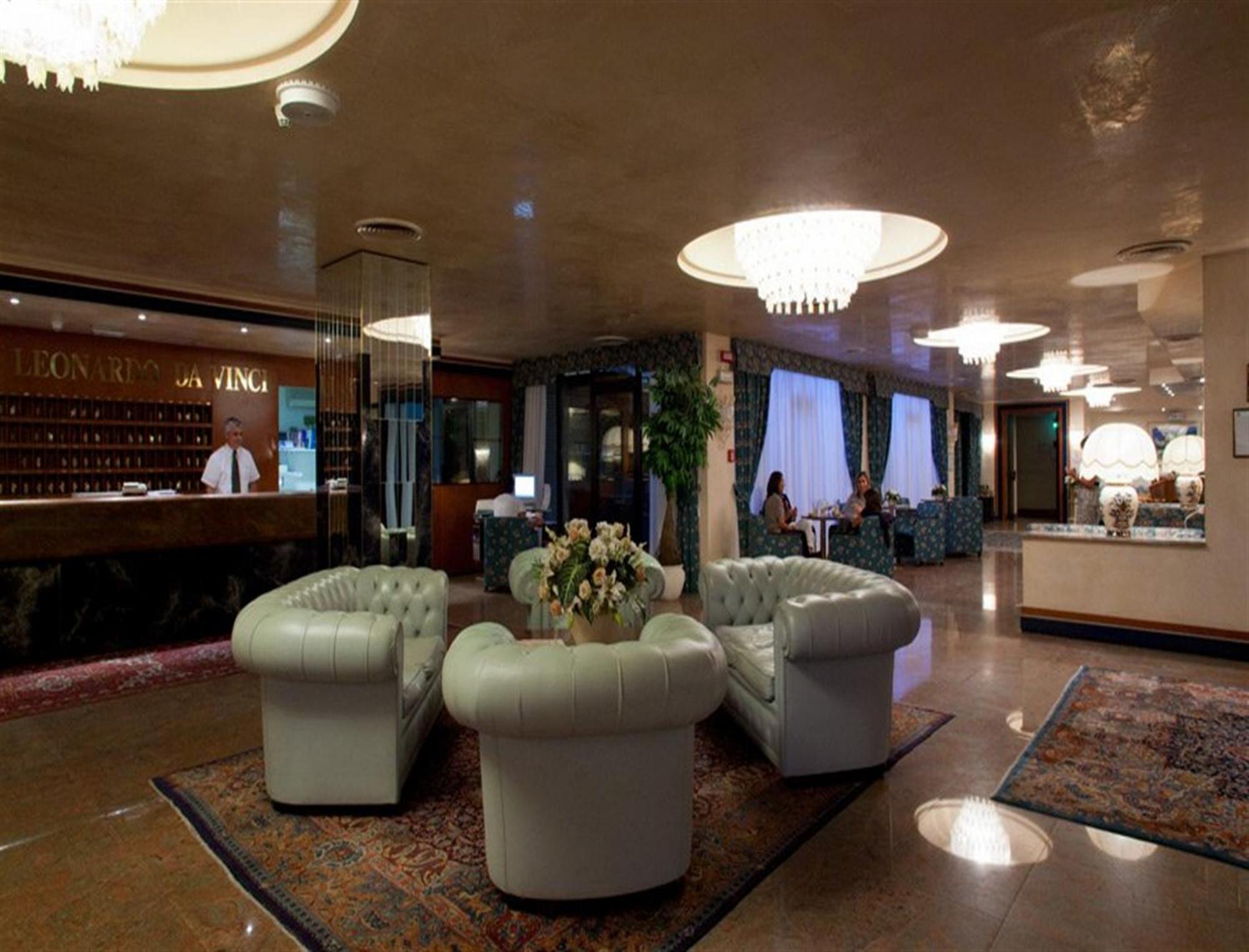 Hotel Leonardo Da Vinci Сассари Экстерьер фото