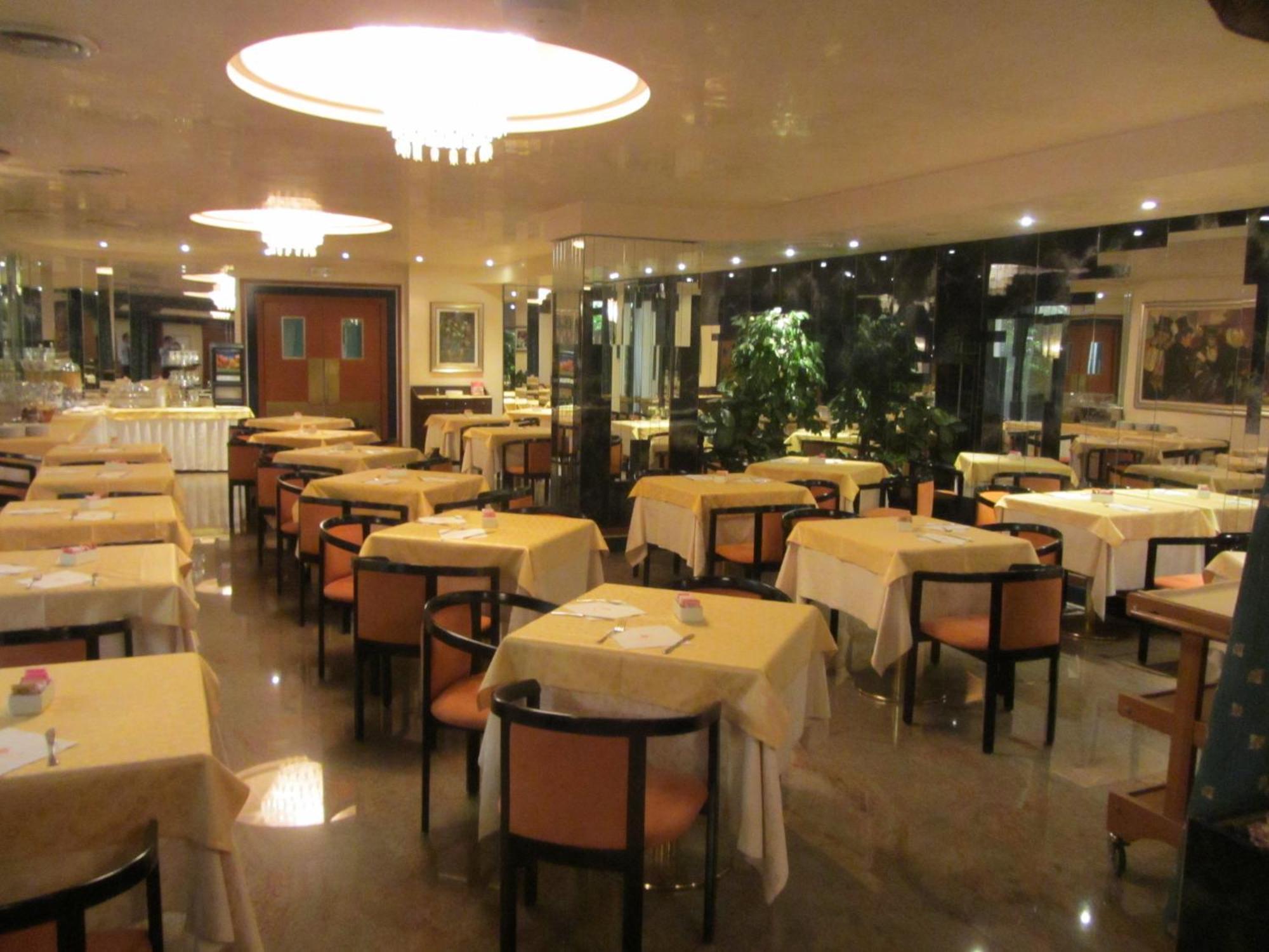 Hotel Leonardo Da Vinci Сассари Экстерьер фото