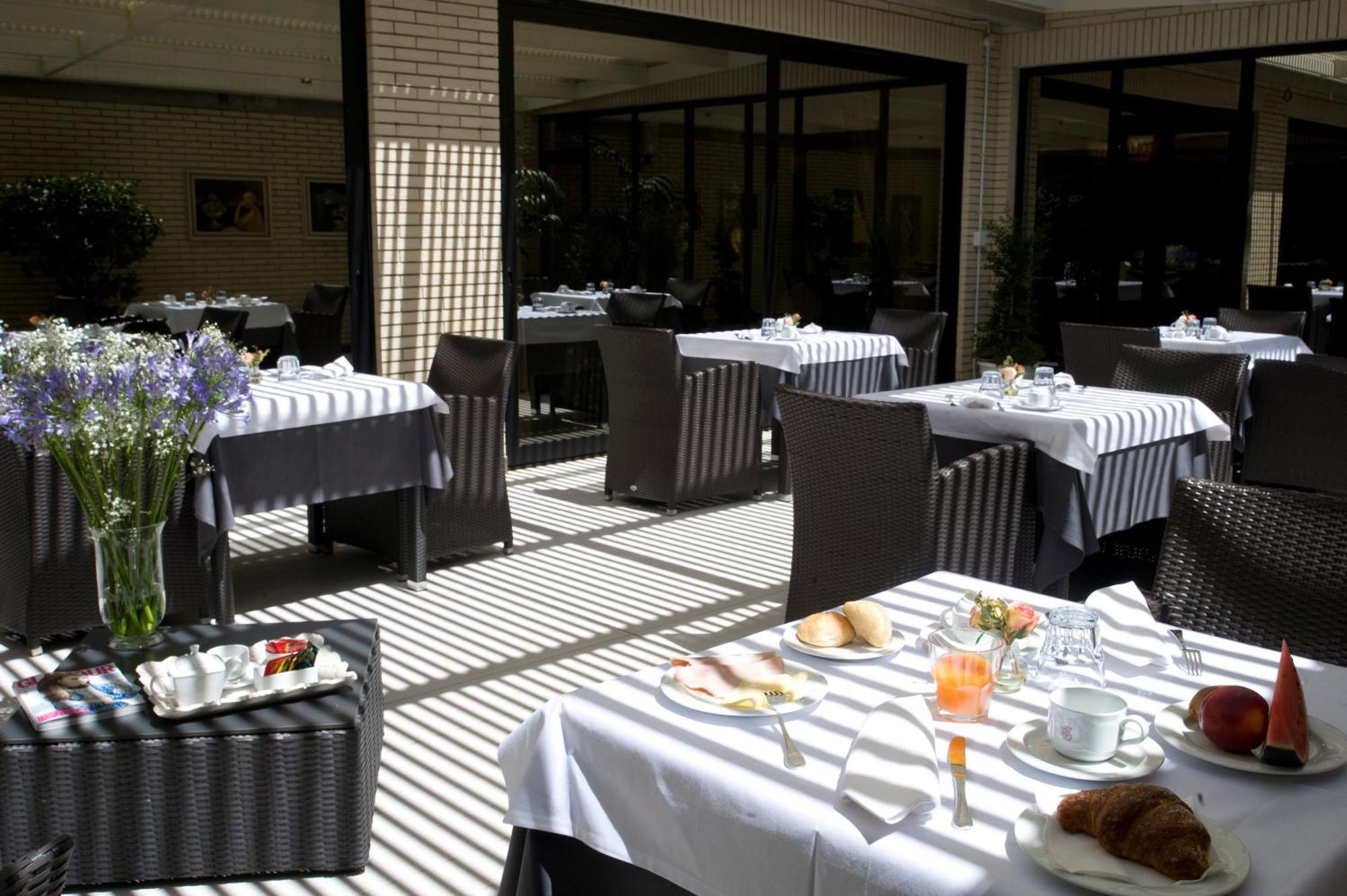 Hotel Leonardo Da Vinci Сассари Экстерьер фото