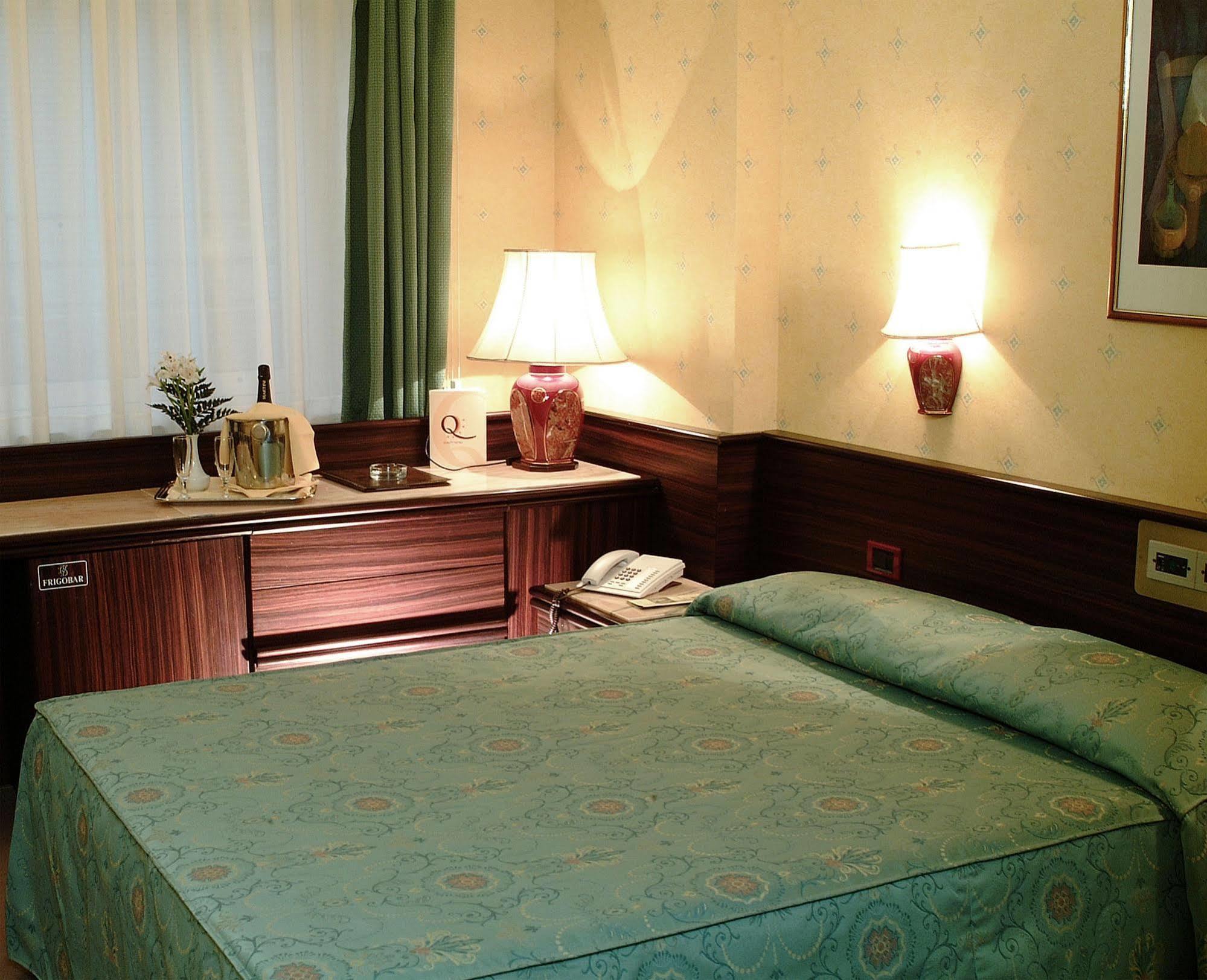 Hotel Leonardo Da Vinci Сассари Экстерьер фото